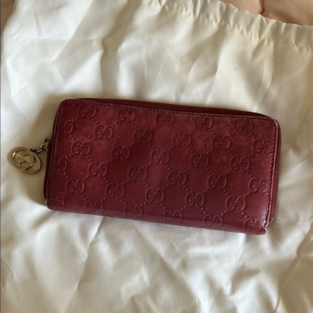 Gucci Vintage burgundy wallet
